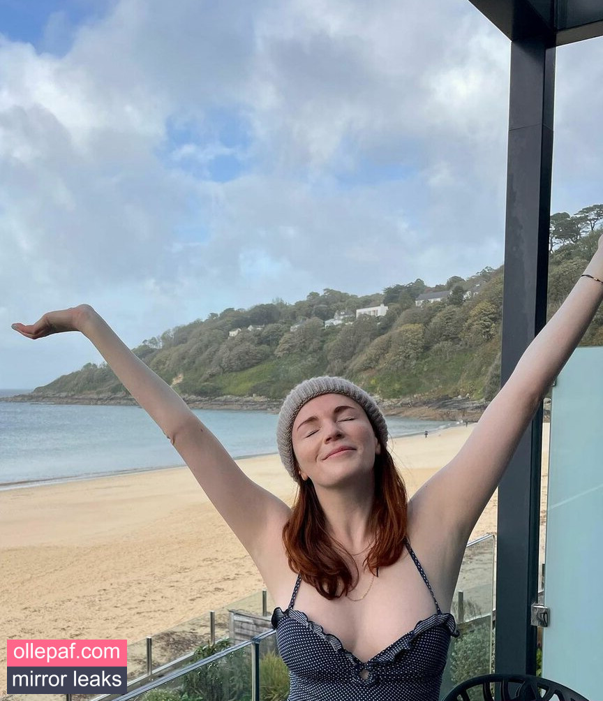 Latest Leaks Aisling Bea Nude #79 - Fapello