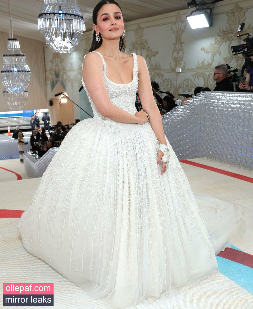 Latest Leaks Alia Bhatt Nude #37 - Fapello