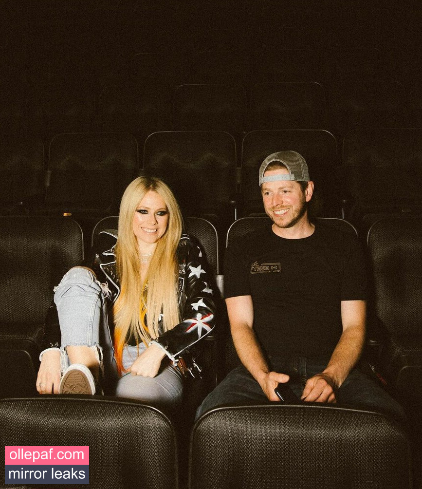 Latest Leaks Avril Lavigne Nude #1001 - Fapello