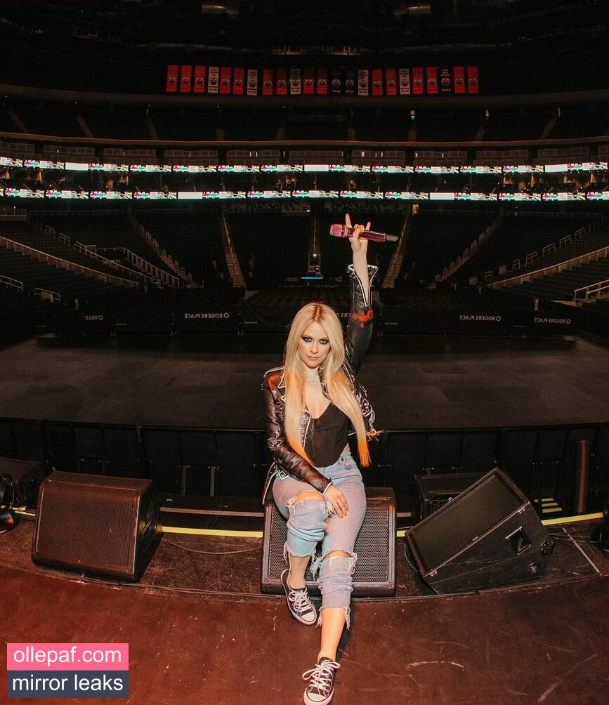 Latest Leaks Avril Lavigne Nude #1007 - Fapello