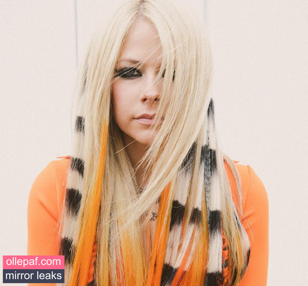 Latest Leaks Avril Lavigne Nude #1065 - Fapello