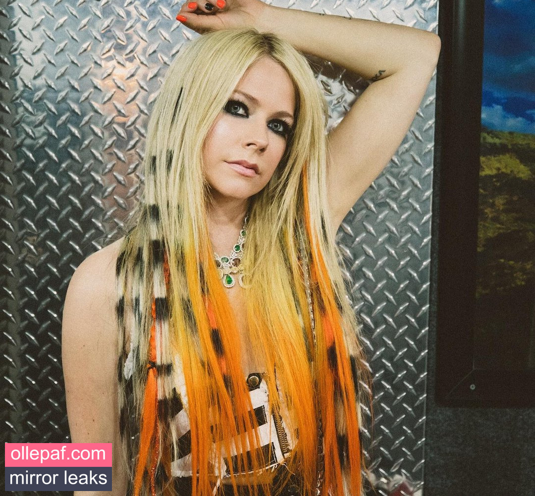 Latest Leaks Avril Lavigne Nude #1066 - Fapello