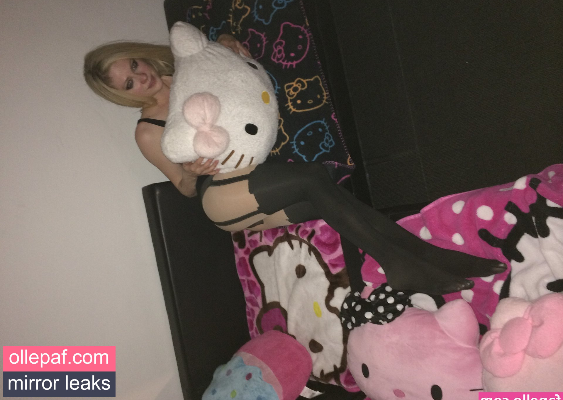 Avril Lavigne Nude Leaks OnlyFans #1150 - Fapello