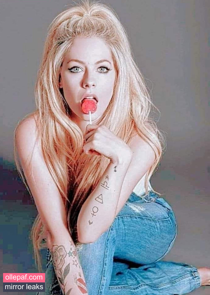 Latest Leaks Avril Lavigne Nude #275 - Fapello