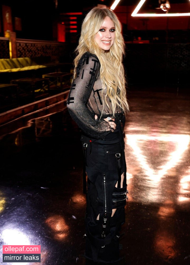 Latest Leaks Avril Lavigne Nude #282 - Fapello