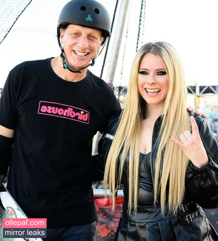 Latest Leaks Avril Lavigne Nude #290 - Fapello