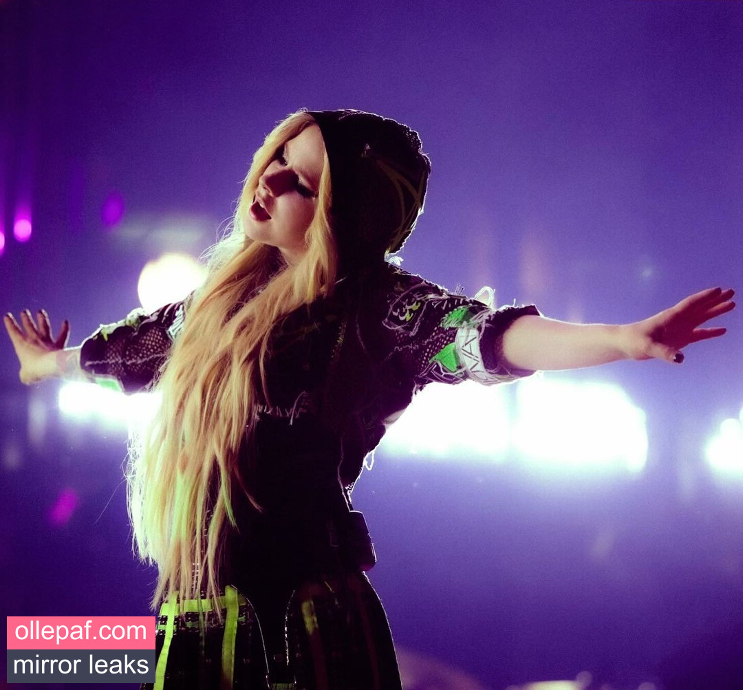 Latest Leaks Avril Lavigne Nude #301 - Fapello