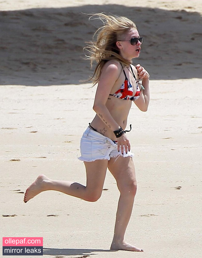 Latest Leaks Avril Lavigne Nude #320 - Fapello