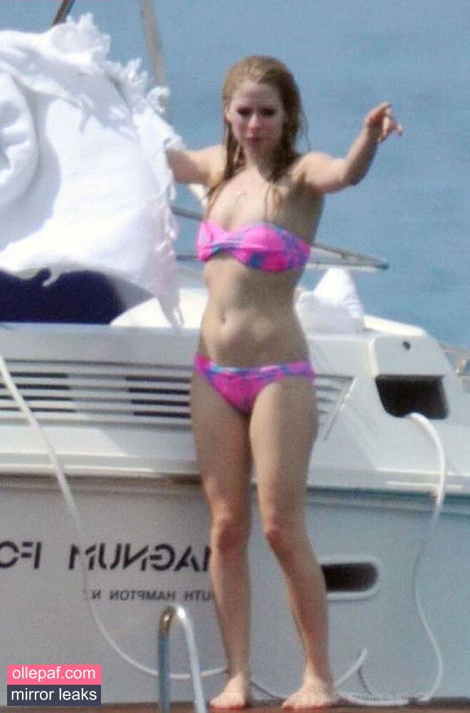 Latest Leaks Avril Lavigne Nude #324 - Fapello