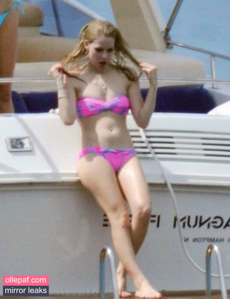 Latest Leaks Avril Lavigne Nude #325 - Fapello