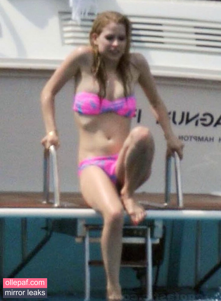 Latest Leaks Avril Lavigne Nude #328 - Fapello