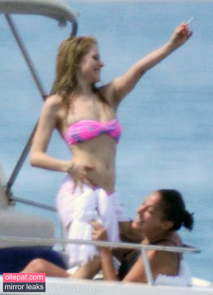 Latest Leaks Avril Lavigne Nude #332 - Fapello