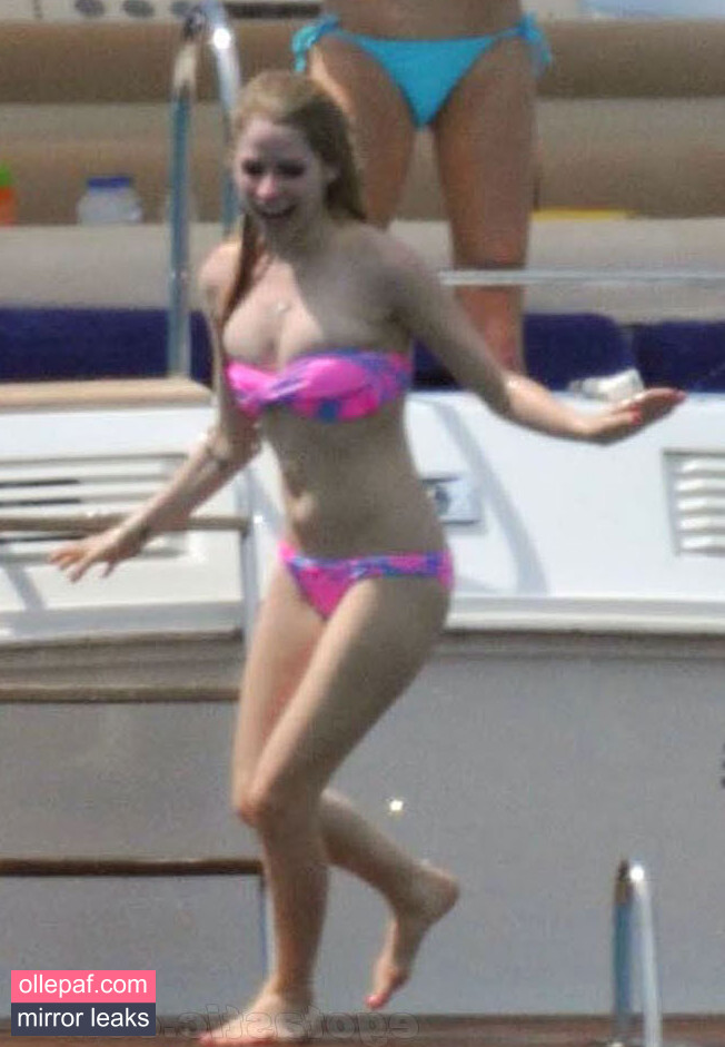 Latest Leaks Avril Lavigne Nude #334 - Fapello