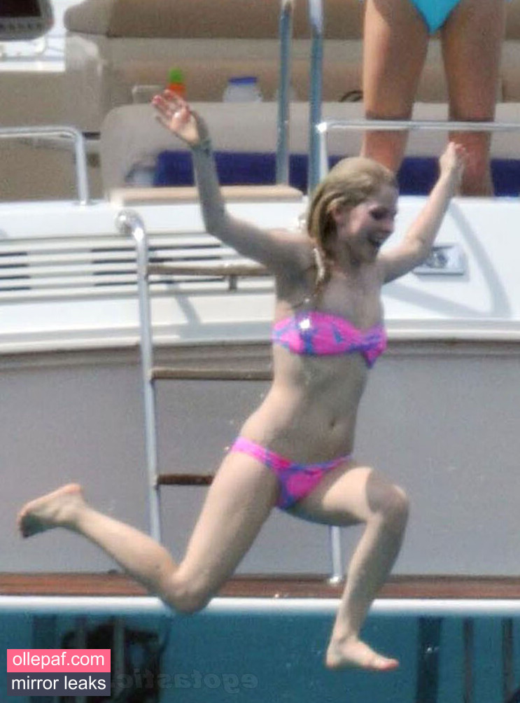 Latest Leaks Avril Lavigne Nude #335 - Fapello