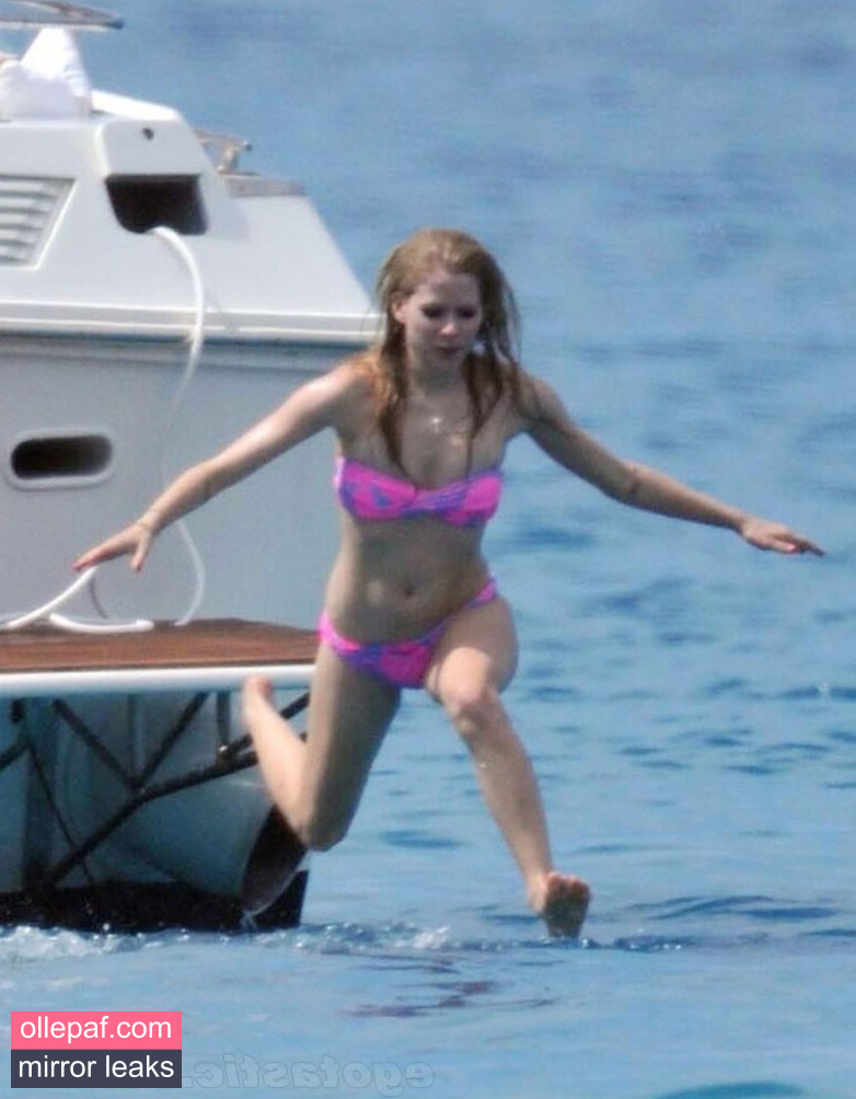 Latest Leaks Avril Lavigne Nude #337 - Fapello