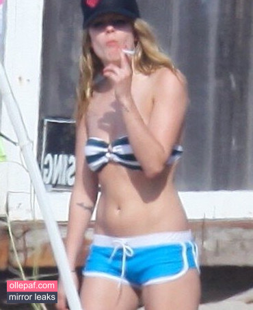 Latest Leaks Avril Lavigne Nude #356 - Fapello