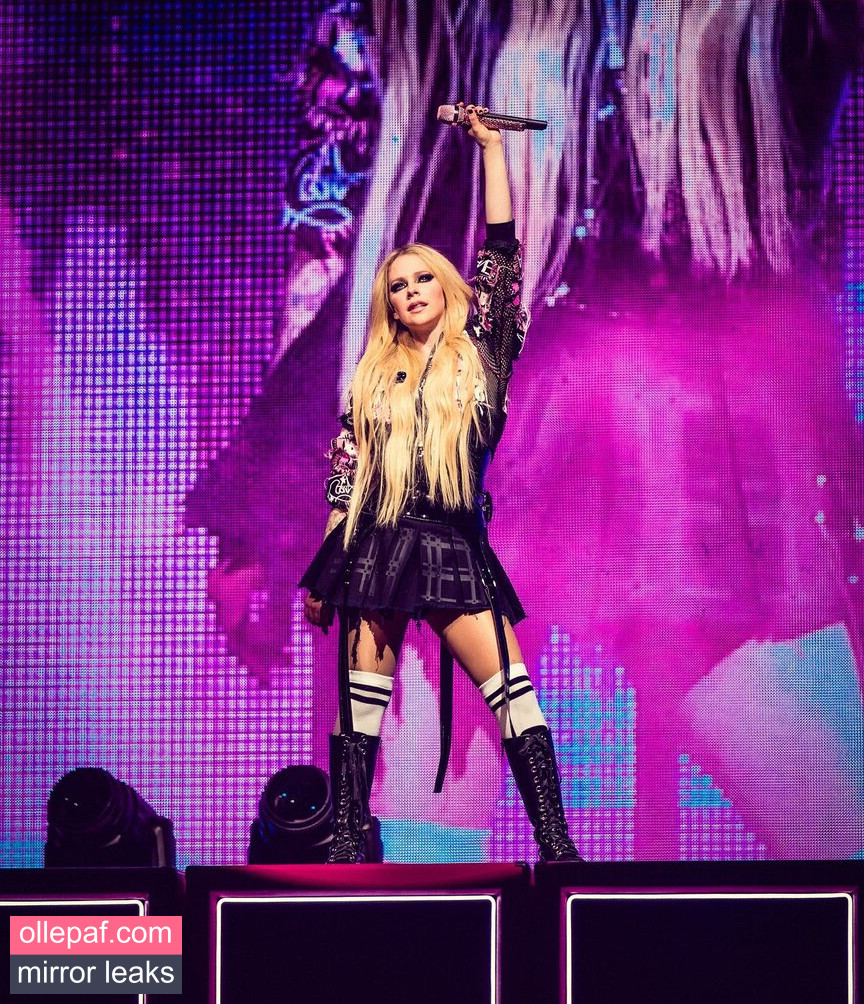 Latest Leaks Avril Lavigne Nude #361 - Fapello