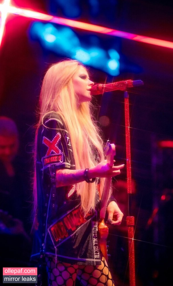 Latest Leaks Avril Lavigne Nude #374 - Fapello