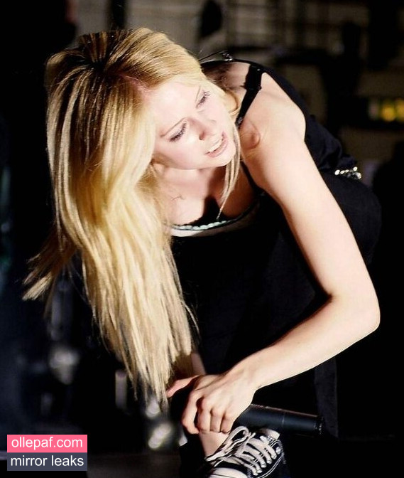 Latest Leaks Avril Lavigne Nude #377 - Fapello