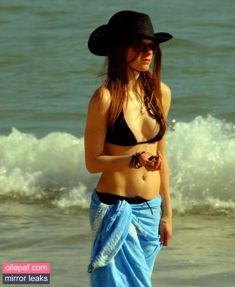 Latest Leaks Avril Lavigne Nude #396 - Fapello
