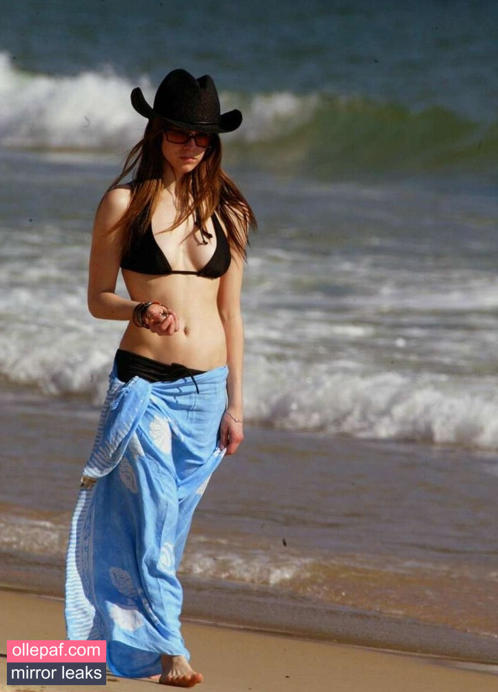 Latest Leaks Avril Lavigne Nude #397 - Fapello