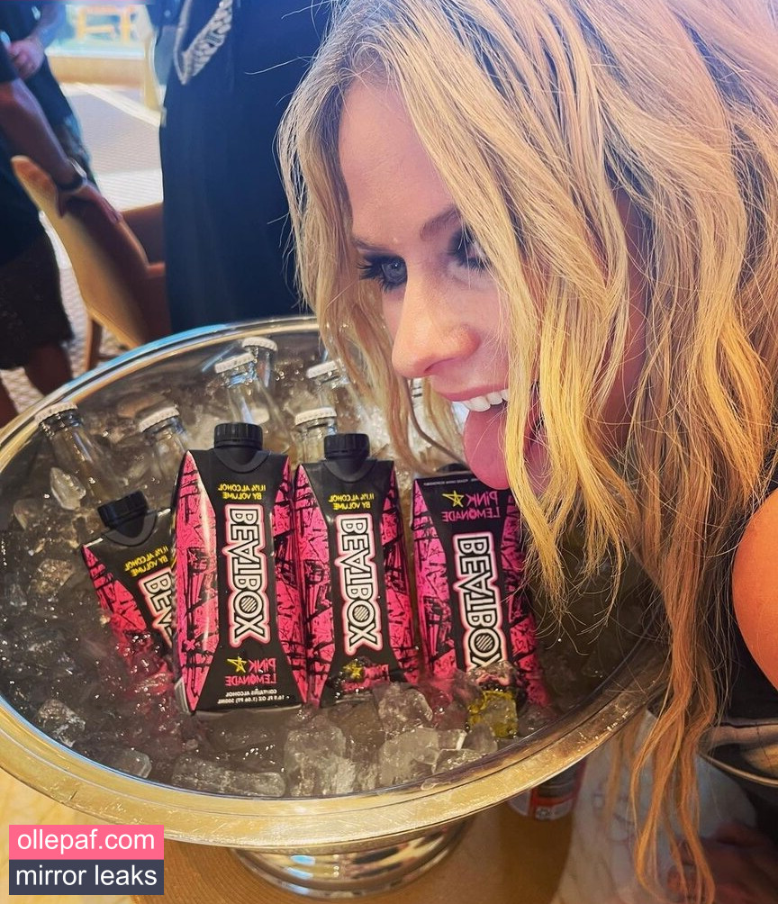 Latest Leaks Avril Lavigne Nude #414 - Fapello