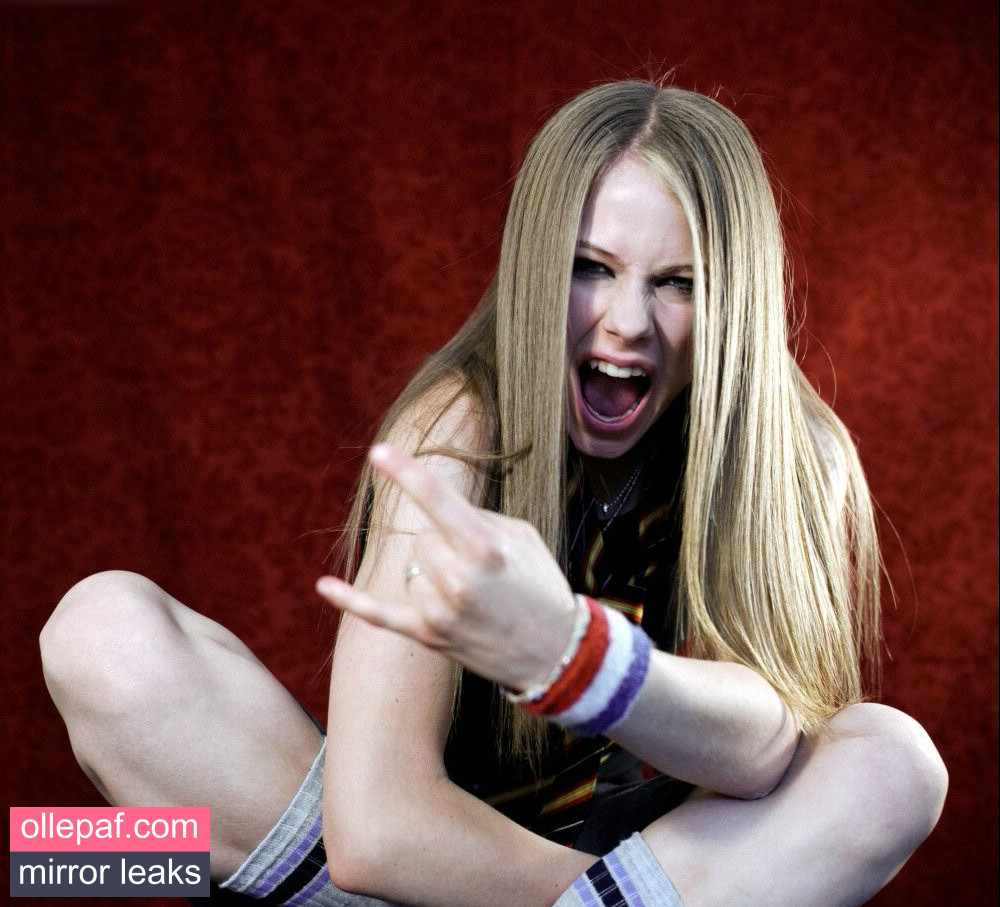 Latest Leaks Avril Lavigne Nude #422 - Fapello