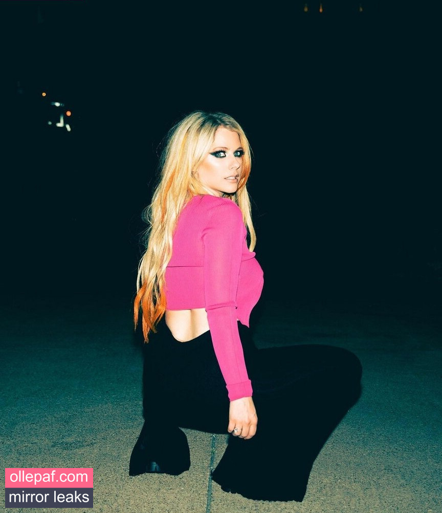 Latest Leaks Avril Lavigne Nude #427 - Fapello