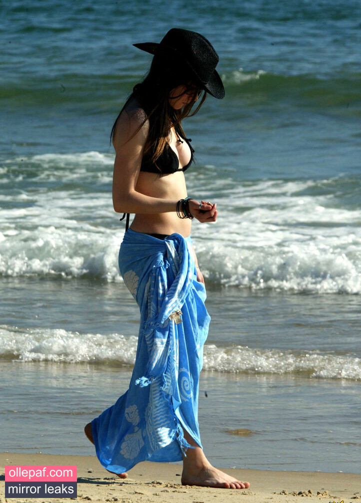 Latest Leaks Avril Lavigne Nude #514 - Fapello