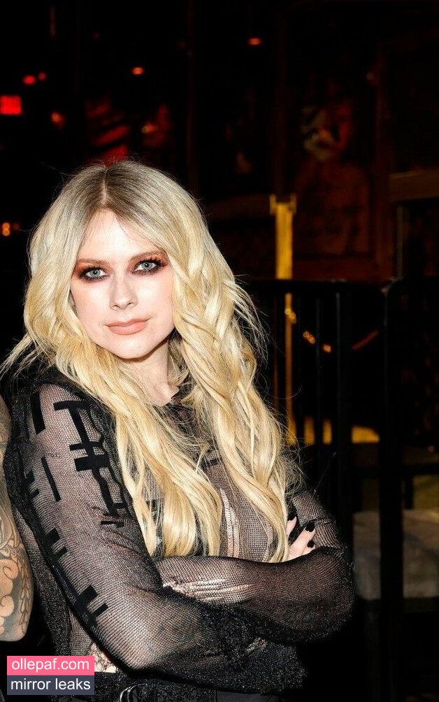 Latest Leaks Avril Lavigne Nude #538 - Fapello