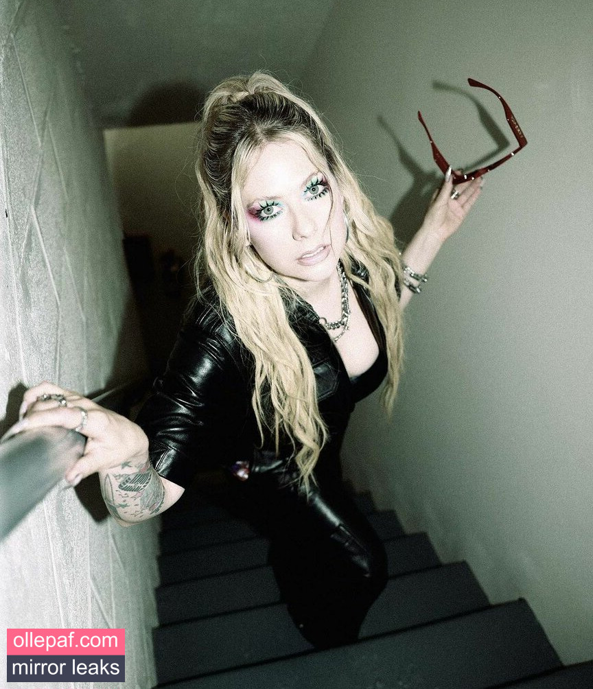 Latest Leaks Avril Lavigne Nude #551 - Fapello