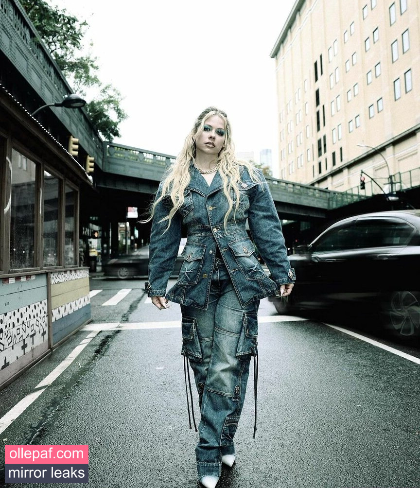 Latest Leaks Avril Lavigne Nude #556 - Fapello
