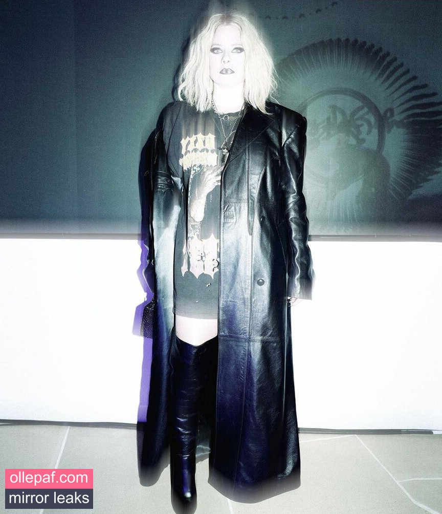 Latest Leaks Avril Lavigne Nude #561 - Fapello