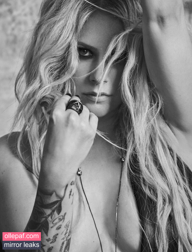 Latest Leaks Avril Lavigne Nude #611 - Fapello