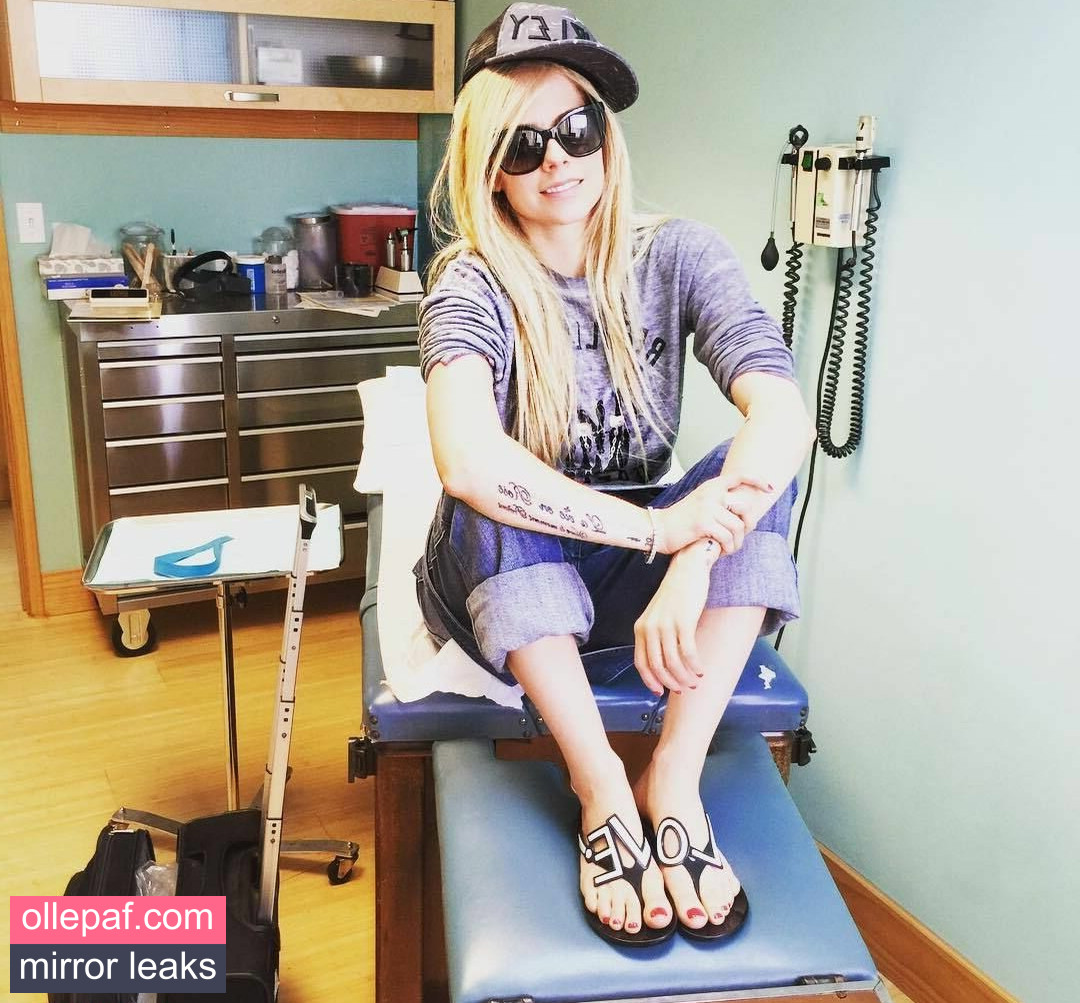 Latest Leaks Avril Lavigne Nude #653 - Fapello