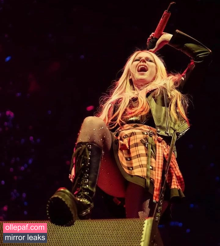 Latest Leaks Avril Lavigne Nude #660 - Fapello