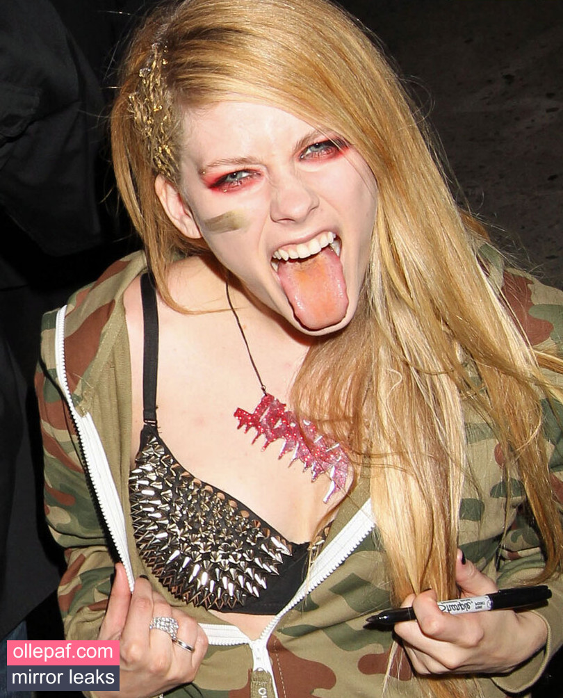 Latest Leaks Avril Lavigne Nude #664 - Fapello