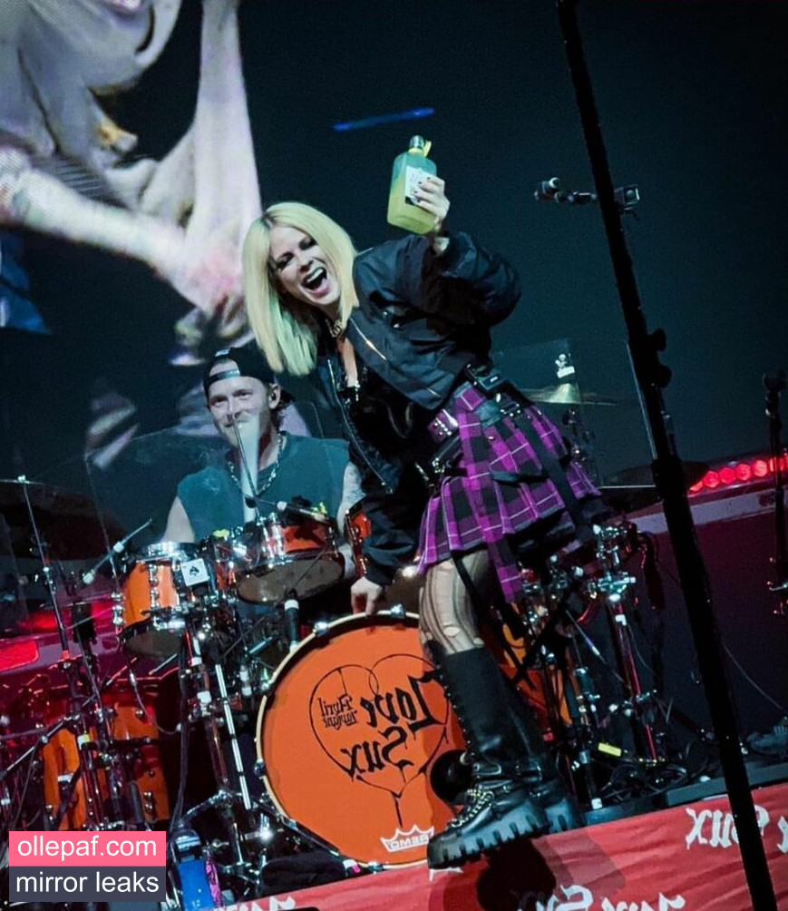 Latest Leaks Avril Lavigne Nude #670 - Fapello