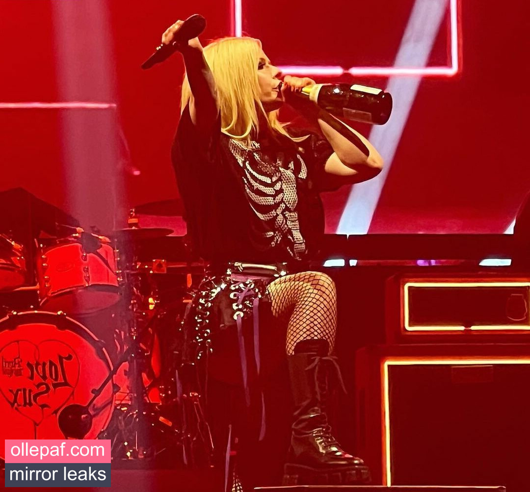 Latest Leaks Avril Lavigne Nude #675 - Fapello