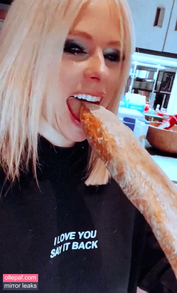Latest Leaks Avril Lavigne Nude #708 - Fapello