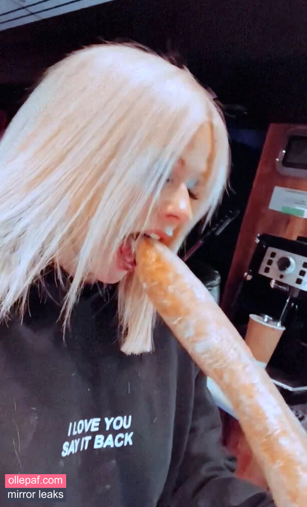 Latest Leaks Avril Lavigne Nude #710 - Fapello