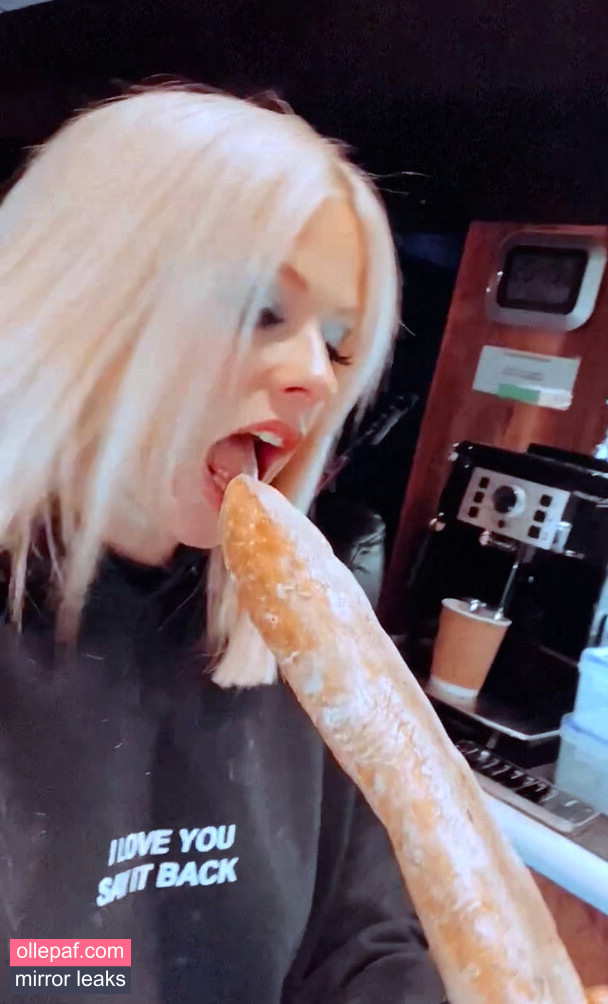 Latest Leaks Avril Lavigne Nude #711 - Fapello