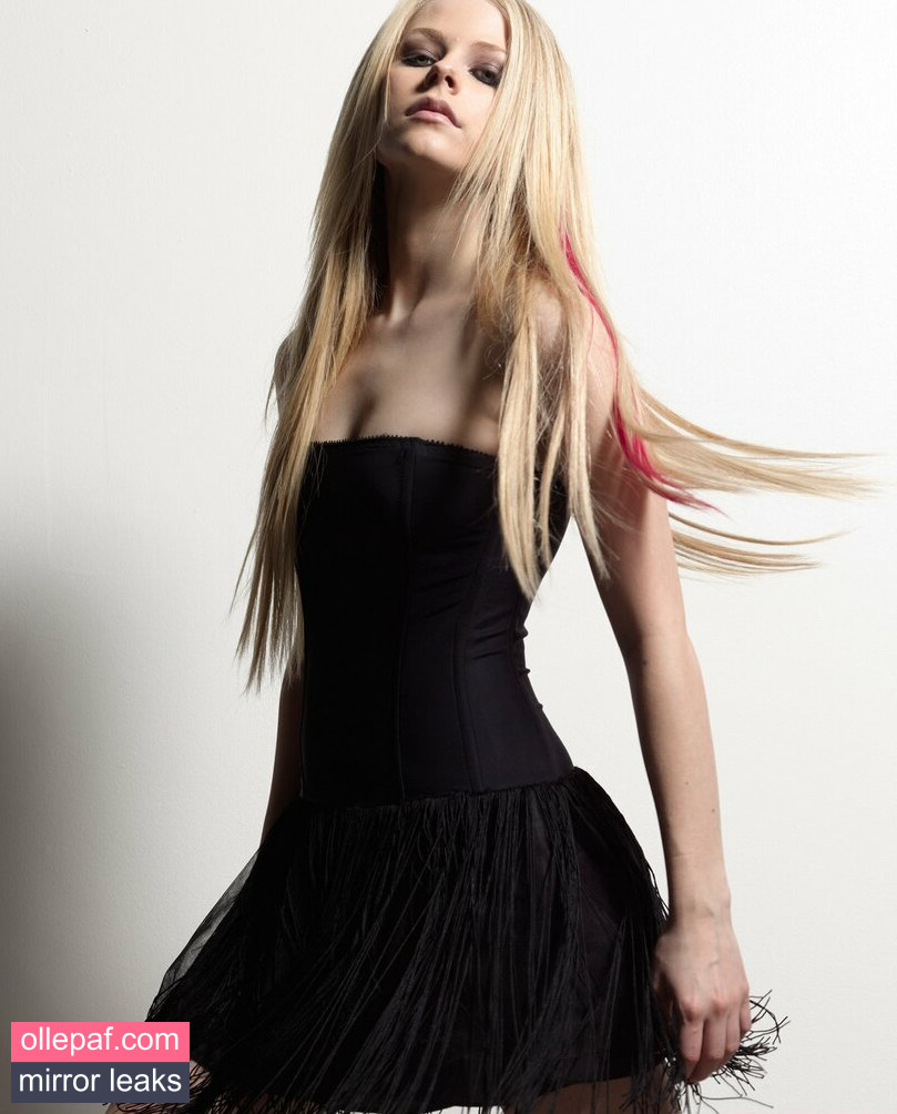 Latest Leaks Avril Lavigne Nude #755 - Fapello