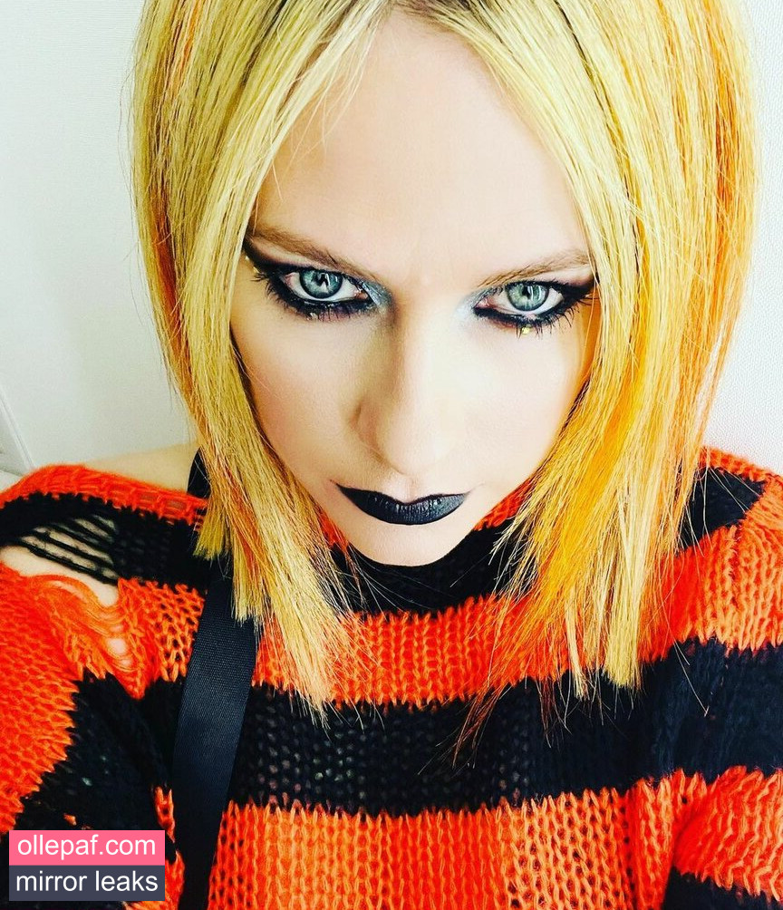 Latest Leaks Avril Lavigne Nude #806 - Fapello