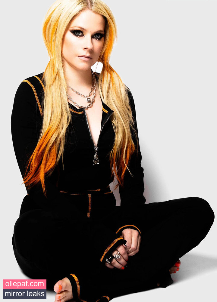 Latest Leaks Avril Lavigne Nude #840 - Fapello