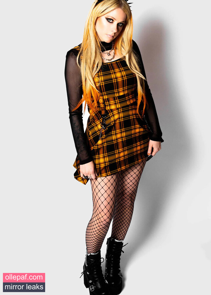 Latest Leaks Avril Lavigne Nude #841 - Fapello