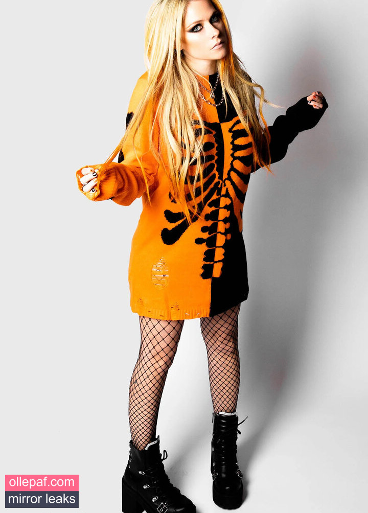 Latest Leaks Avril Lavigne Nude #843 - Fapello