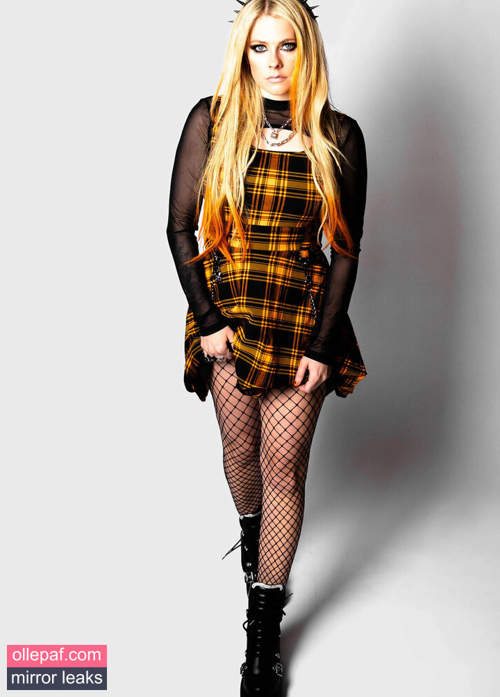 Latest Leaks Avril Lavigne Nude #844 - Fapello