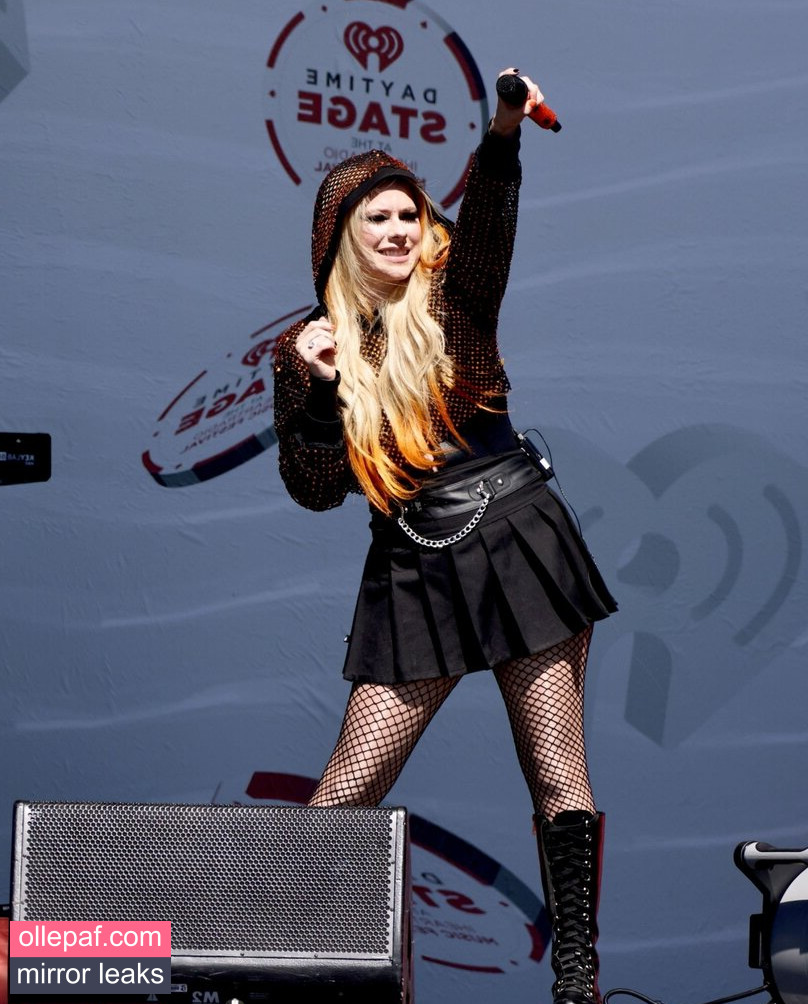 Latest Leaks Avril Lavigne Nude #864 - Fapello