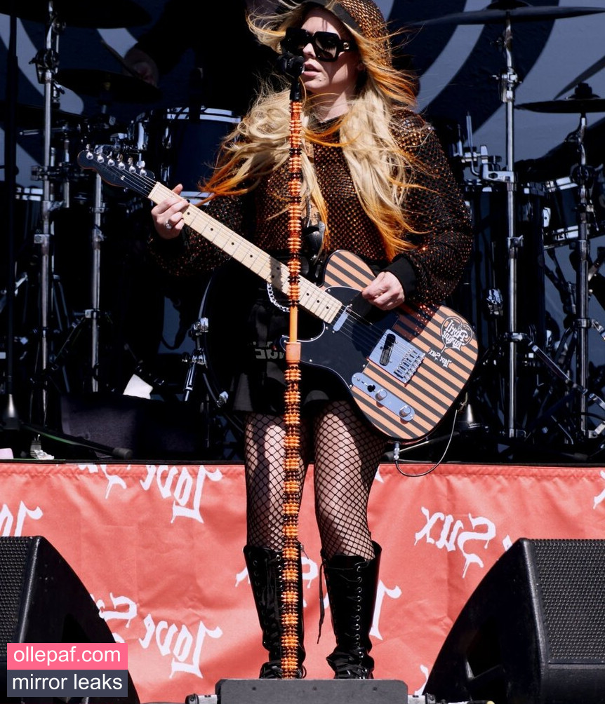 Latest Leaks Avril Lavigne Nude #869 - Fapello